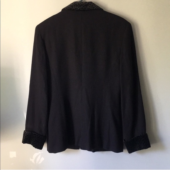 Express Tailleur | Two Piece Skirt Suit - Picture 5 of 8